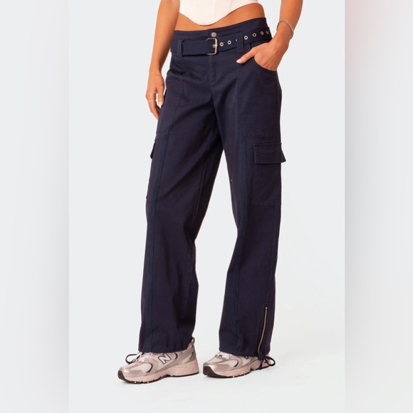 Edikted Low Rise Belted Cargo Pants - Picture 4 of 5